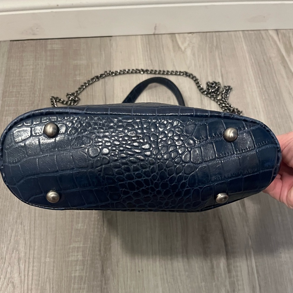 Patricia Nash Laureana Blue Croc
Embossed Purse Frame Chain
Strap - EUC - Picture 2 of 12